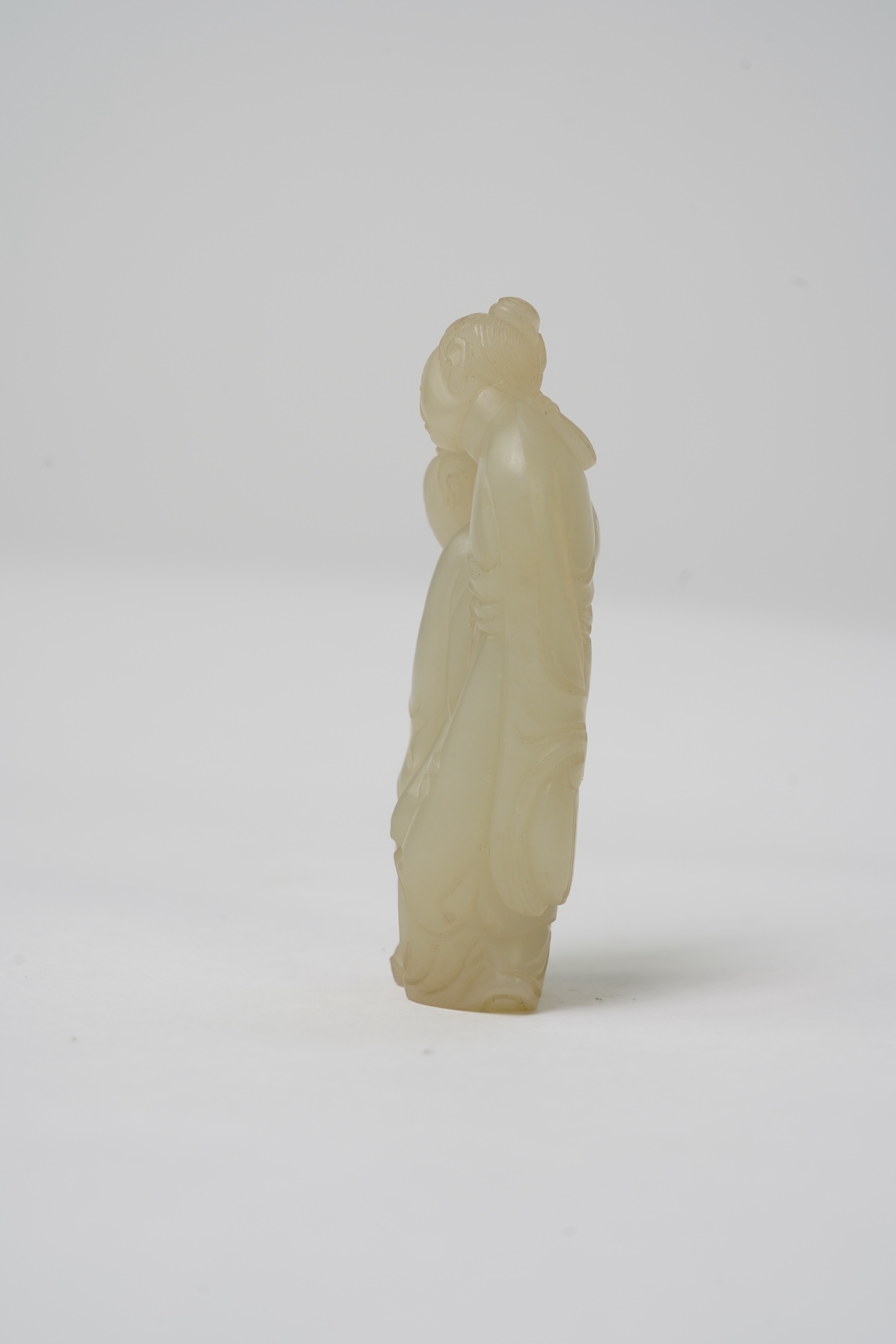 A Chinese simulated jade group of two sisters, 8.5cm
